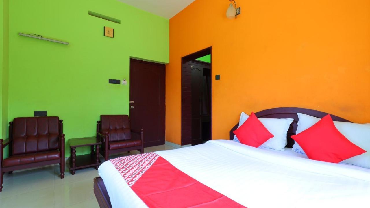 Kukuresidency Hotell Wadakkanchery Exteriör bild